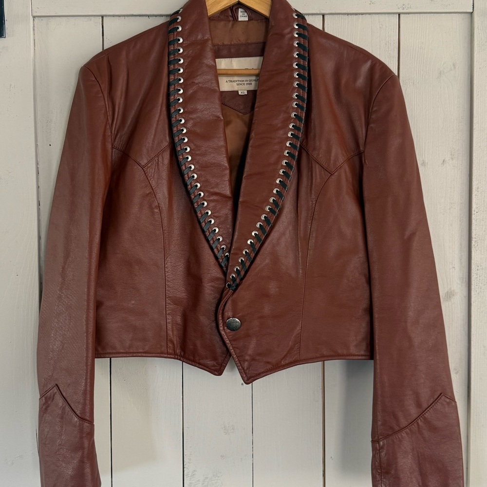 PIONEER Women's Vintage Brown Leather Cropped Jacket with Grommet Shawl Collar